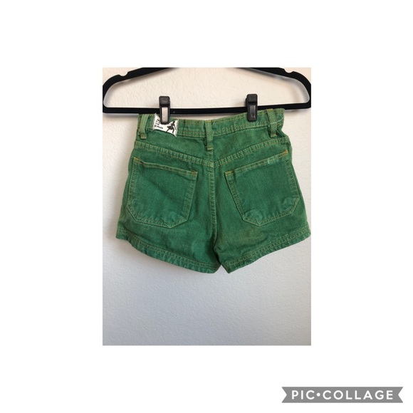 Green button up high-wasted shorts - Picture 6 of 8